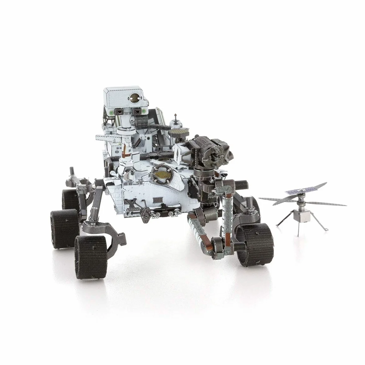 Metallo Earth Aviation: Mars Perrigorance & Ingenuity Helicopter, Rover: 9 x 12,5 x 7,5 cm & elicotteri: 3,3 x 2,6 x 2 cm, modellino 3D in metallo con 4,5 fogli, su scheda 12 x 17 cm, 14+.