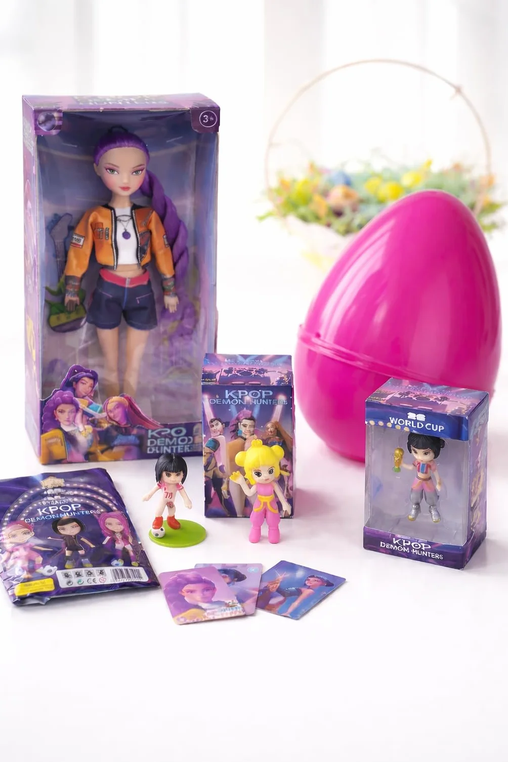 Uovo di Pasqua Contenitore a Tema Pop Cacciatrici di Demoni – Idea Regalo di Pasqua per Fan della Musica Coreana – Include Gadget, Giocattoli e Accessori