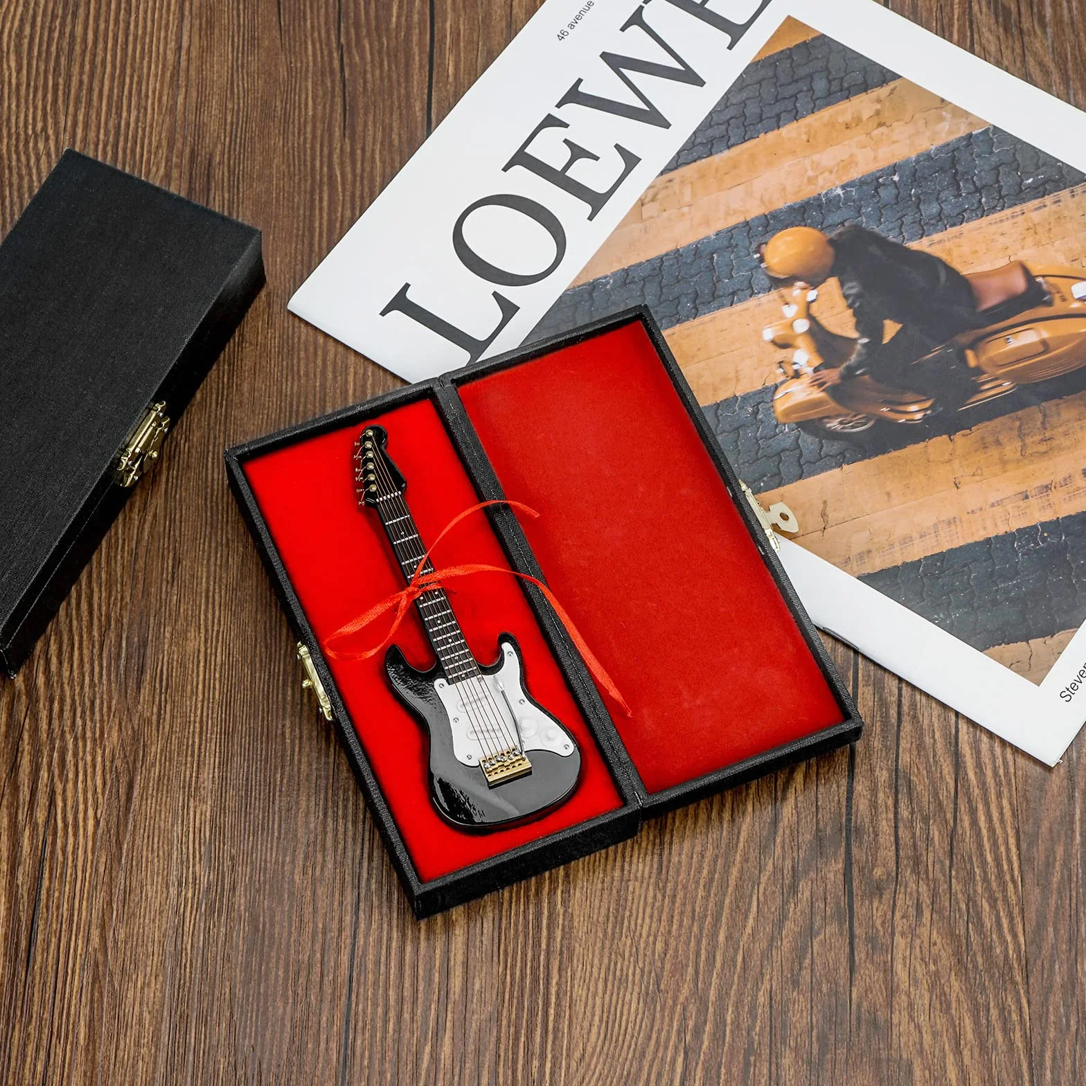 Mussiin Miniatura Chitarra Elettrica 6 Corde 14 cm con Supporto Custodia Nero