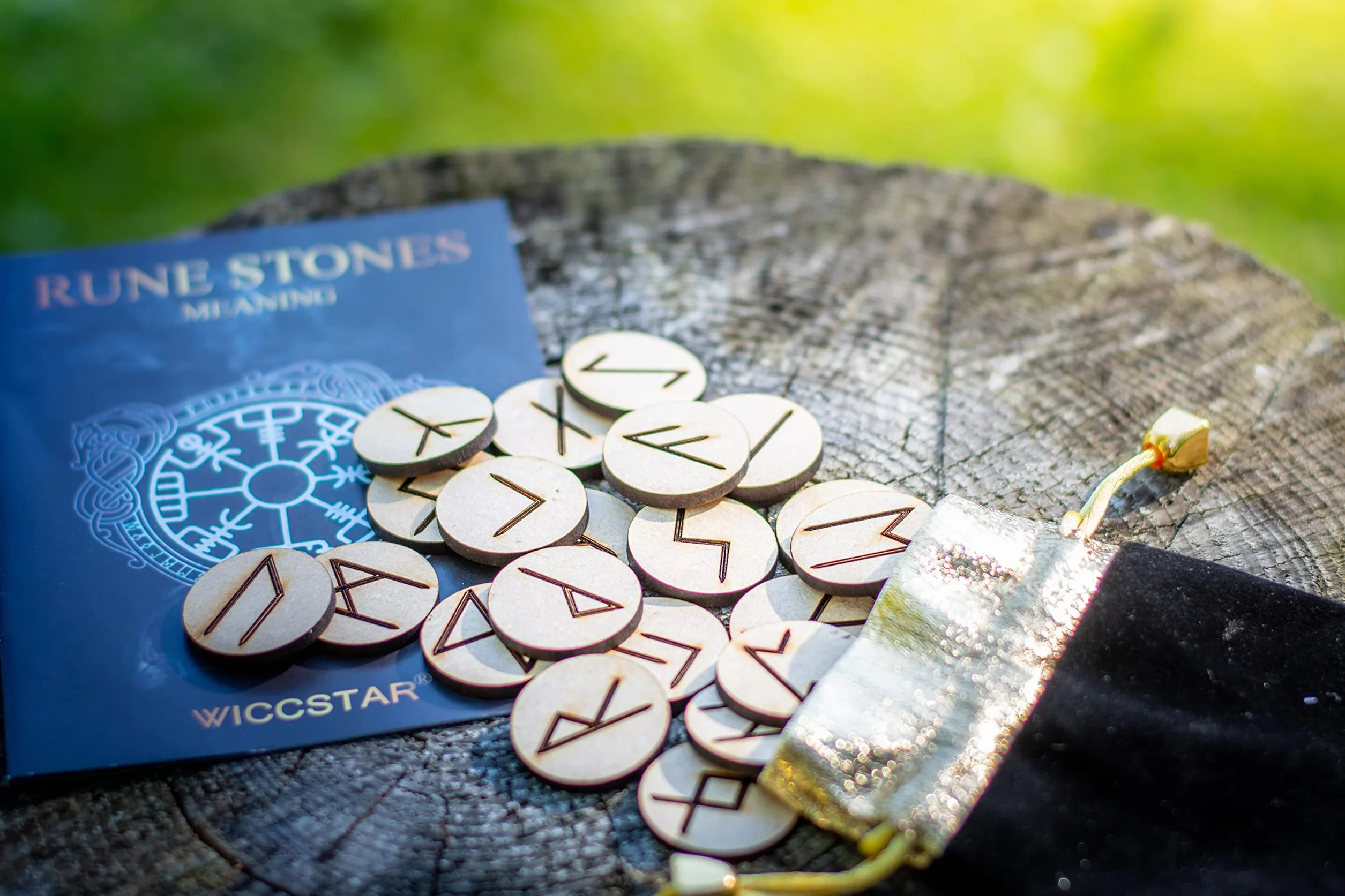 Rune Celtiche Stone Set Borsa con Layout & Pergamena