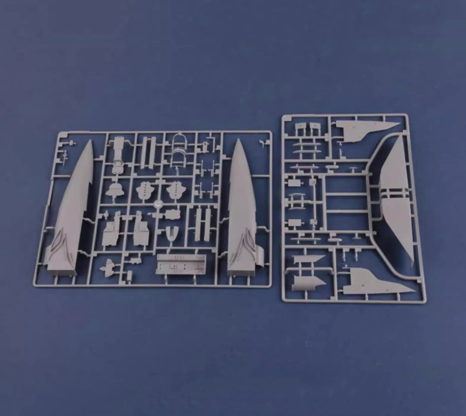 Modellino Aerei da Guerra Model Kits, Russian MiG-31M Foxhound Scala 1/48, Giocattoli e Regali per Adulti, 18.6 x 11Inchs