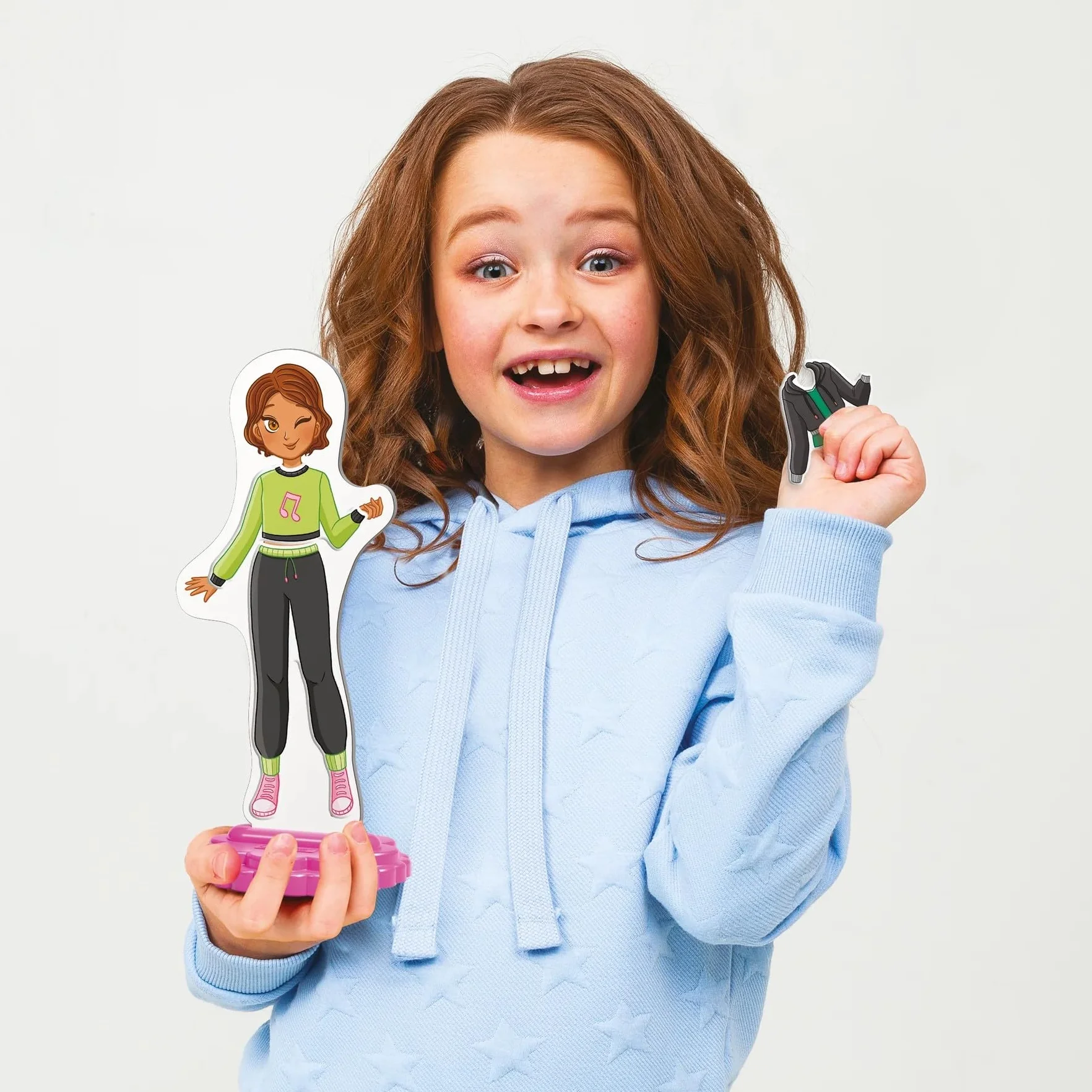 Quercetti Magnetic Fashion Laura, Costruzioni magnetiche Bambina 5+ Anni con Bambolina da Vestire e 29 Abiti, Giochi Creativi Bambina 6 Anni, Regalo Bambina 6 Anni, Giochi da Tavolo Bambini