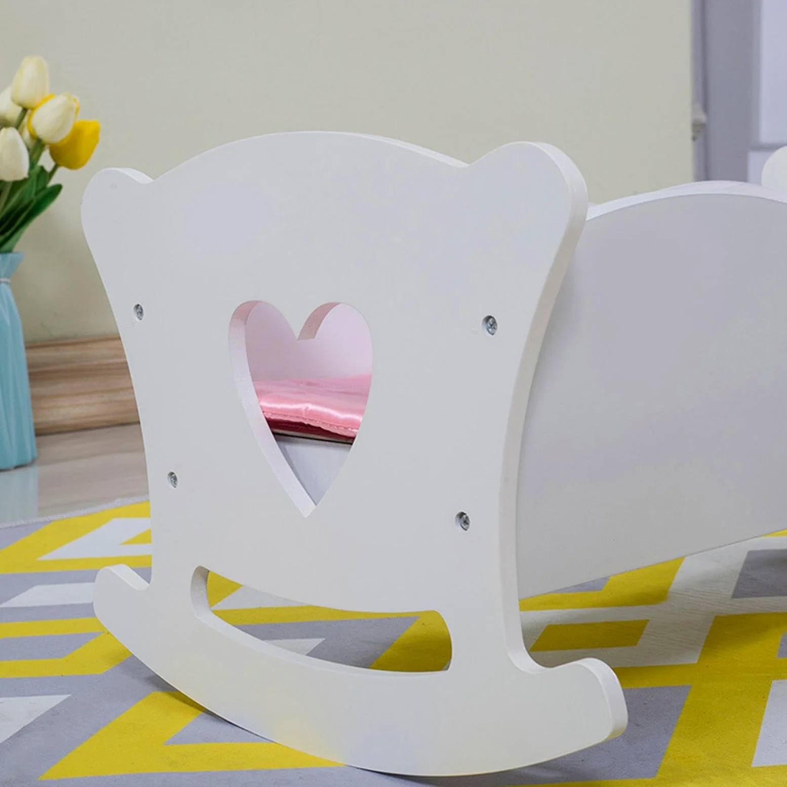 Letto A Dondolo Per Bambole In Legno Bianco | funzione oscillante, cuscino e coperta inclusi, gioco realistico
