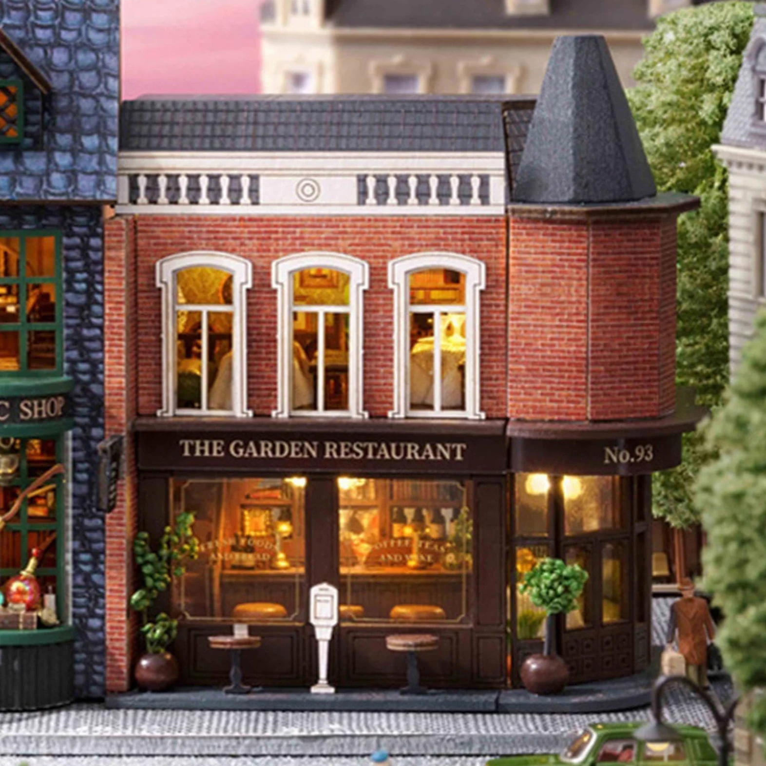 Casa in Miniatura Bambola Legno Kit Fai da Te con Mobilia E Illuminazione Adatto per Regali Collezione Decorazione Interna, Ristorante