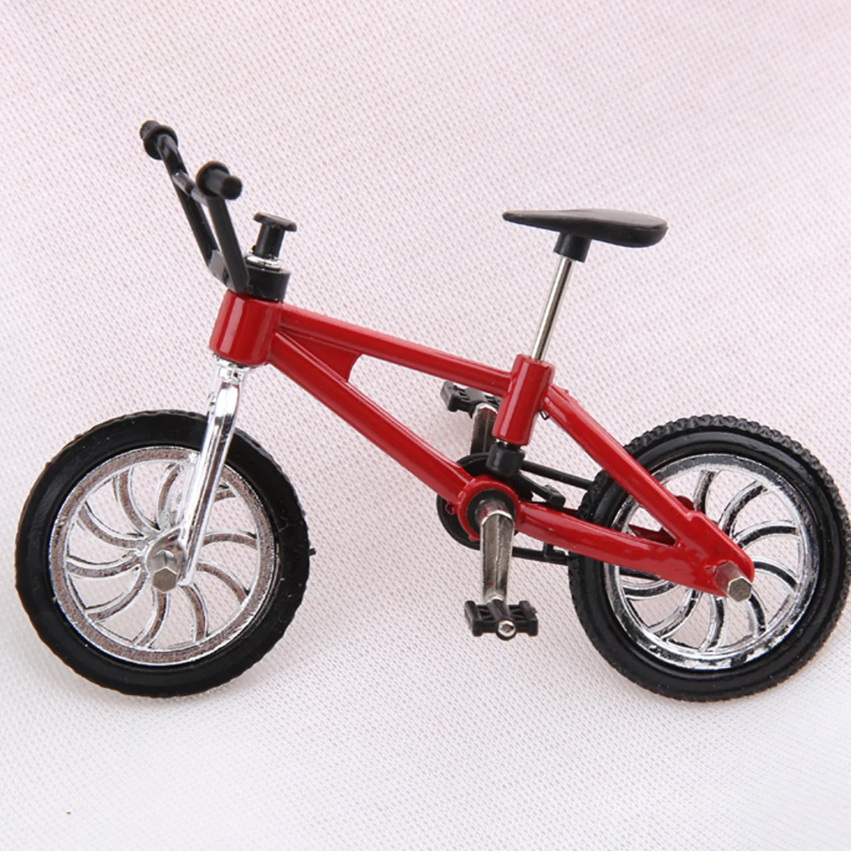 Mini BMX Bike 4.1x2.8 'Bike in Lega realistica con autentica Giocattolo in Miniatura da Collezione per Le Bambole e Oggetti di Scena fotografici BMX