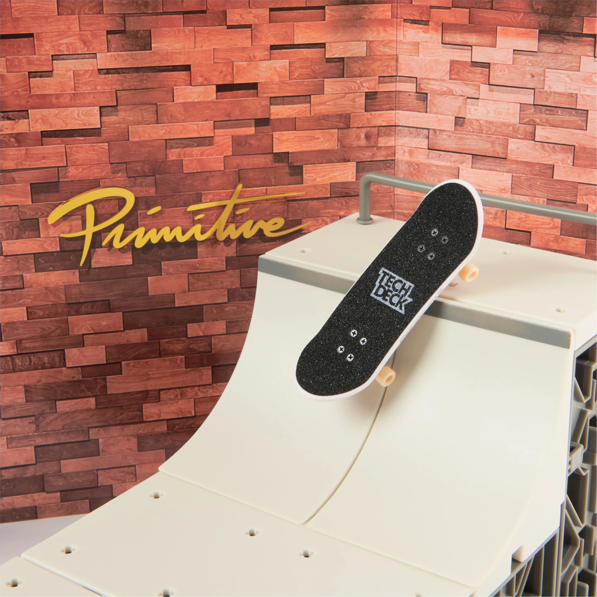 Spin Master Tech Deck, Primitive X-Connect Skate Park, Set con rampa da Personalizzare e Costruire con Fingerboard Esclusivo, Giocattoli per Bambini dai 6 Anni in su