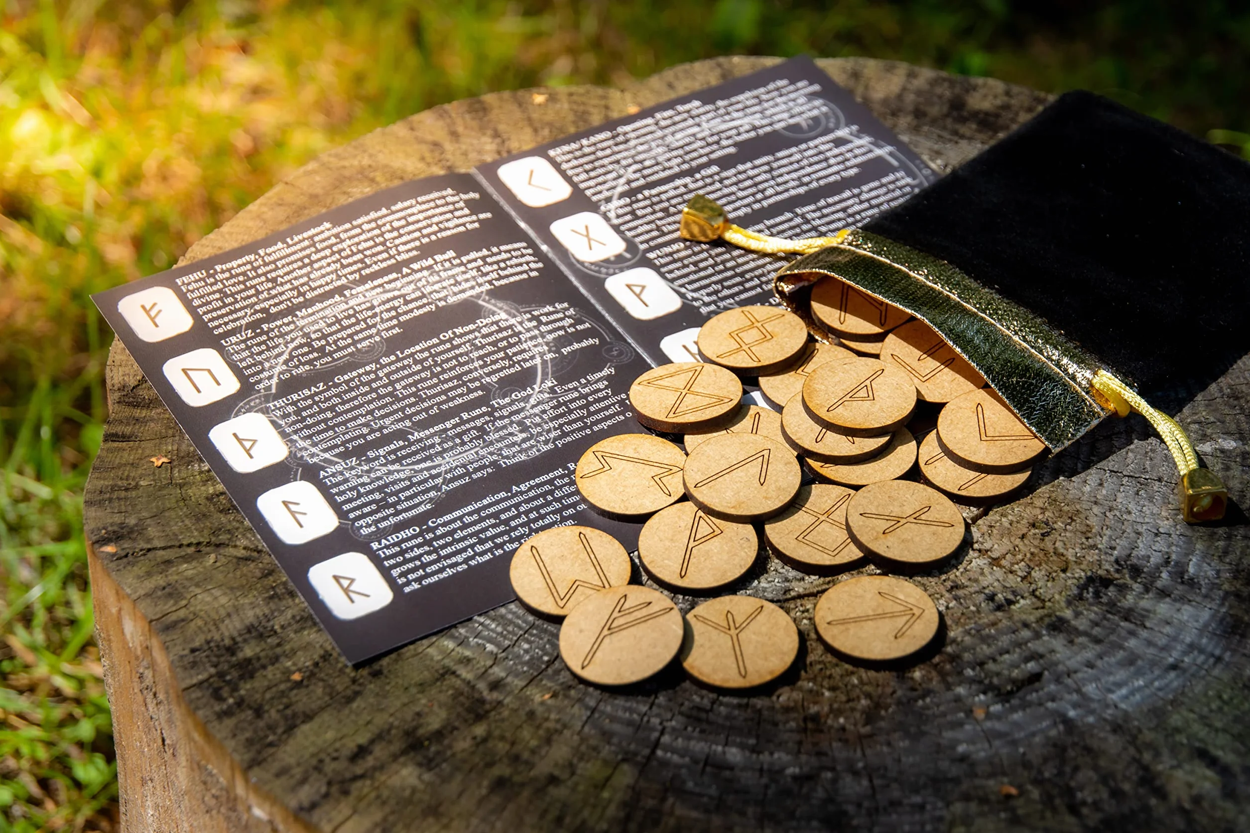 25 Rune Pietra celtiche Stone Set Borsa con Layout & Rune celtichecato Pergamena (in Inglese)