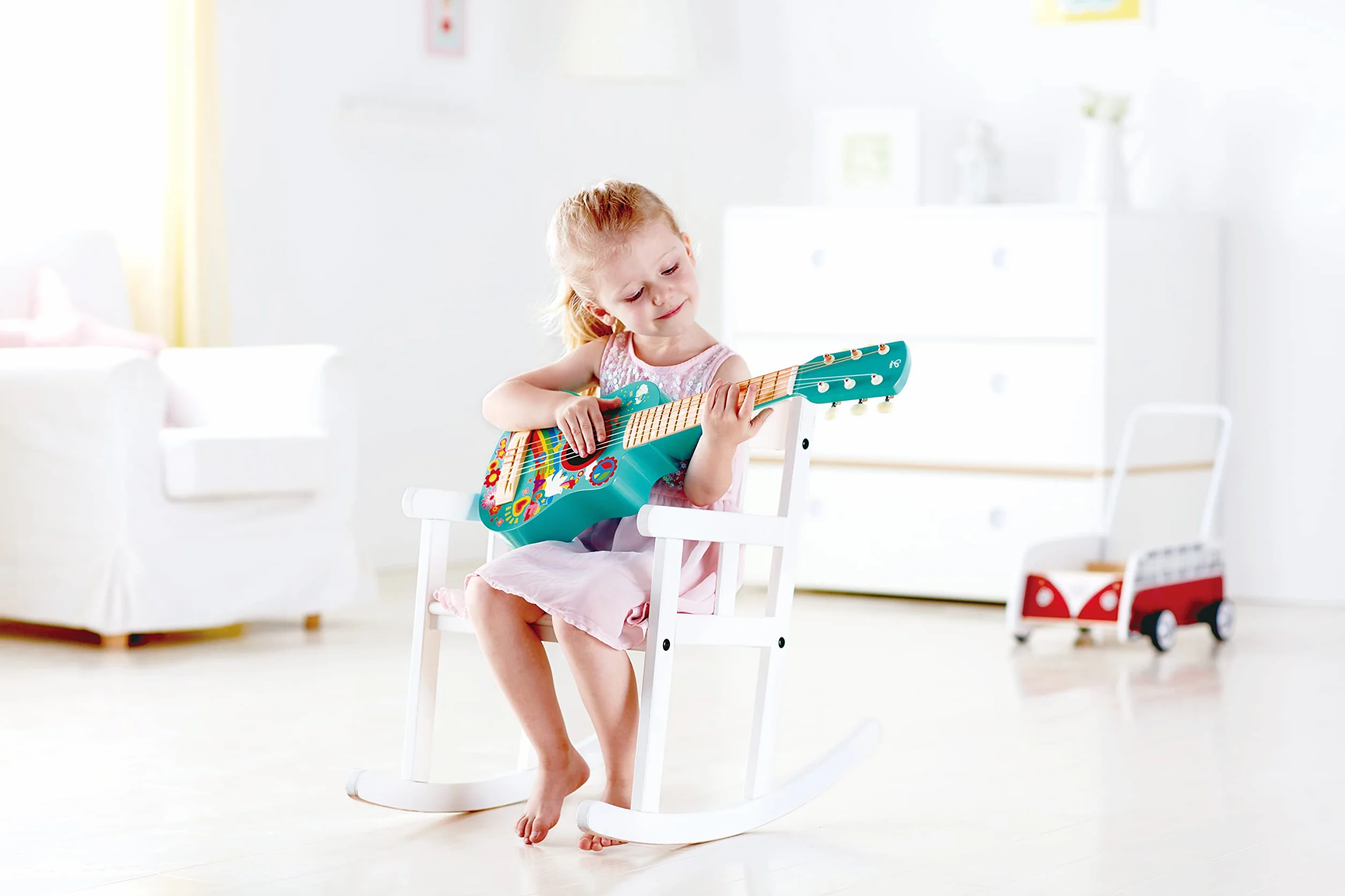 Hape Chitarra Figli dei Fiori Blu Strumento Giocattolo Legno Decorazioni Flower Power 3+ Anni