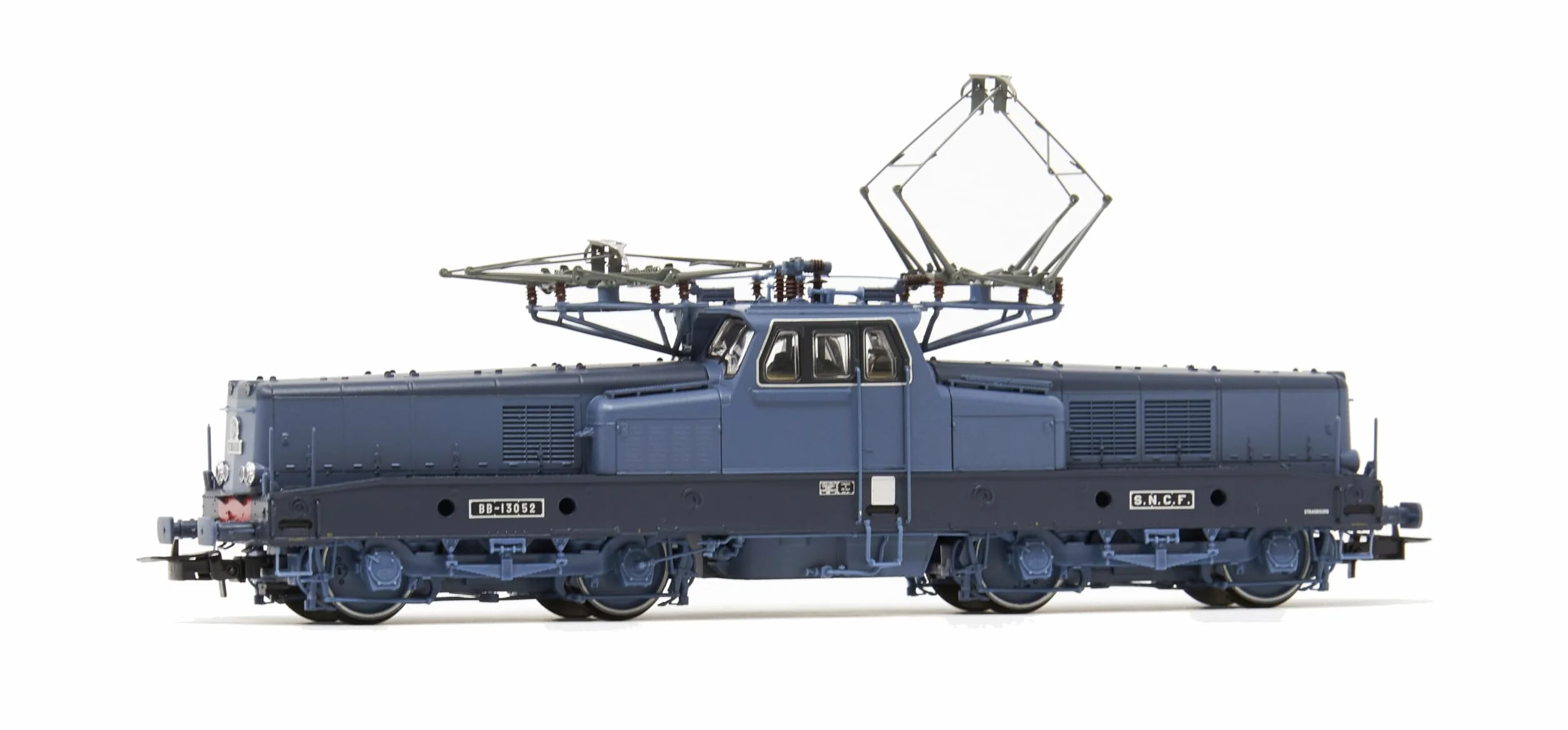 SNCF, locomotiva elettrica a 4 assi BB 13052 "Cité du Train" con 4 lampade inferiori, livrea blu, epoca IV
