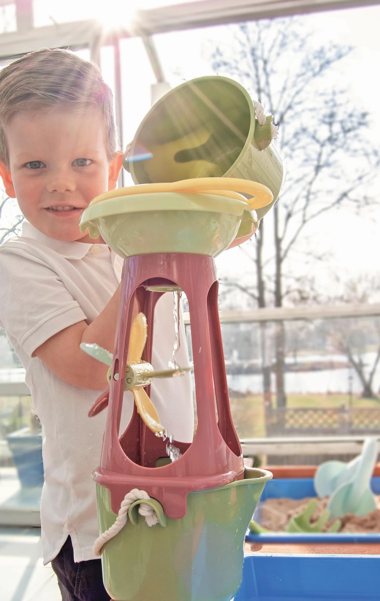 Andreu Toys - Ecoline Sand Mill Sieve & Bucket Giocattoli per la casa, Multicolore (20-82050)