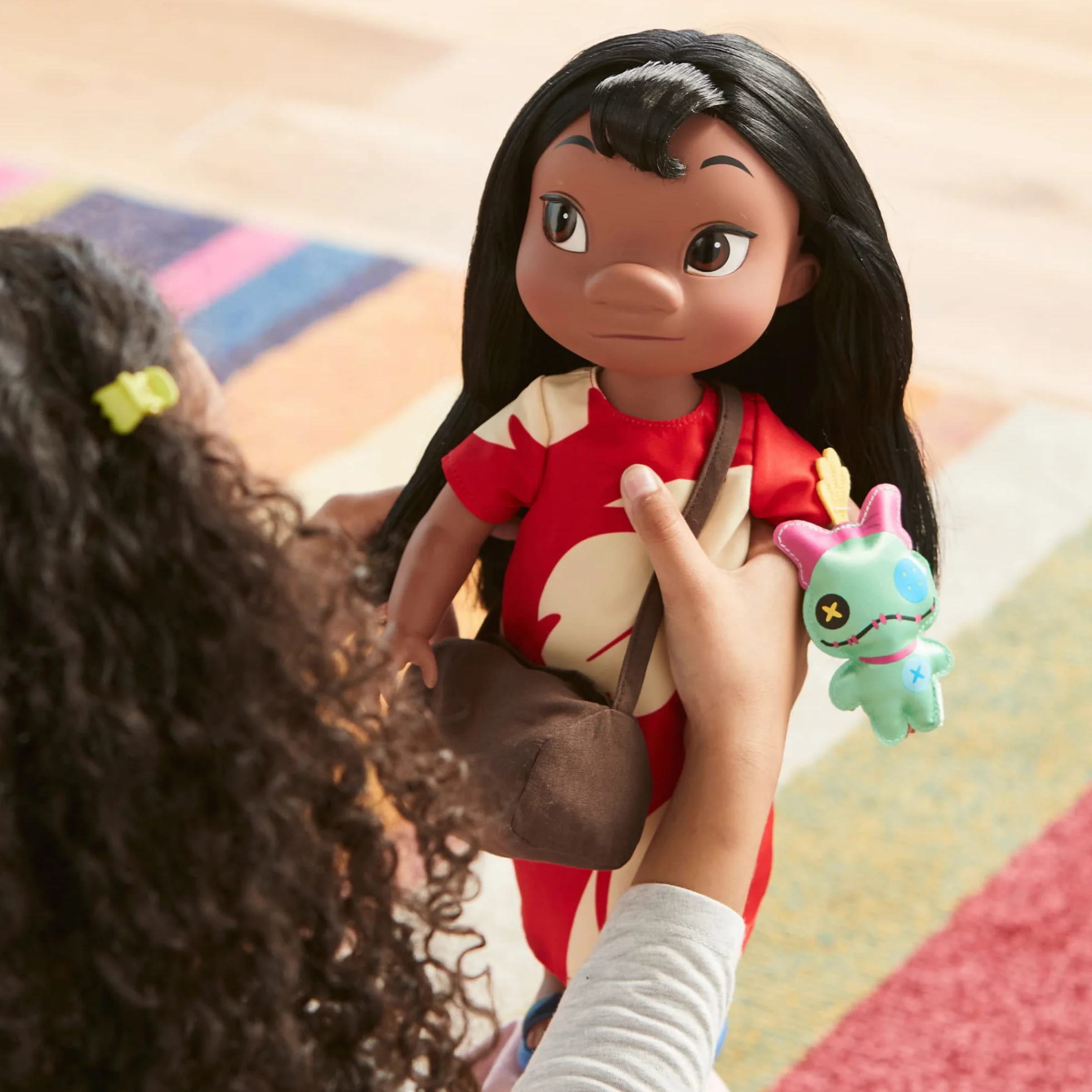 Disney Store Collezione Ufficiale Animator Bambola Lilo, Lilo e Stitch, 39 cm, Figura Giocattolo isolana in Abito Classico, Bambola principesca da Collezione, per Bimbi dai 3 Anni in su