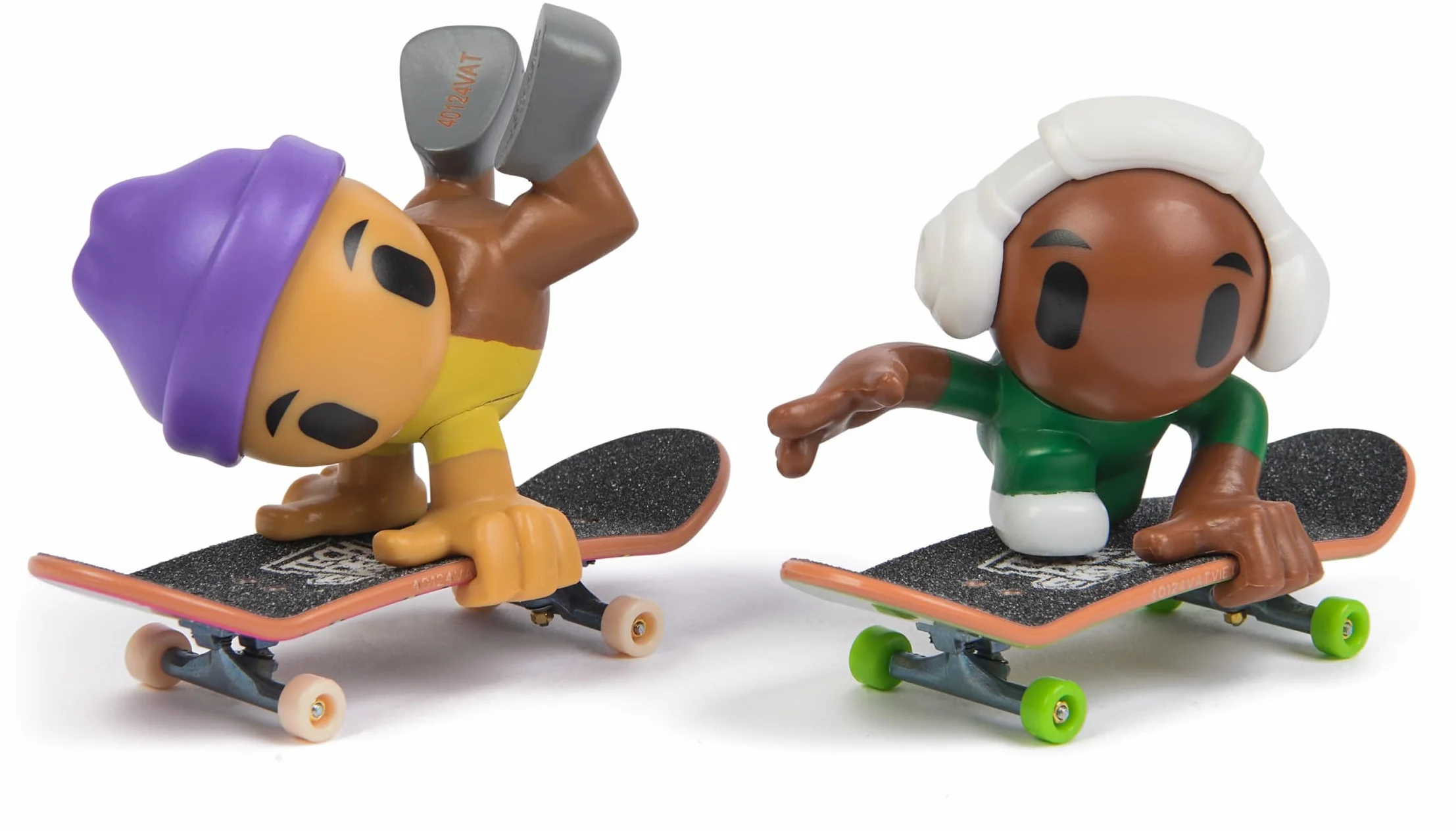 Tech Deck Sk8 Crew, confezione da 2 fingerboard con personaggi, mini skateboard da collezione personalizzabili, giocattoli per bambini da 5 anni in su (i modelli possono variare)