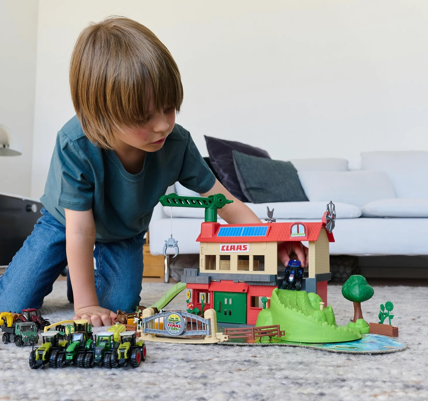 Majorette CLAAS - Set da gioco per la fattoria con stalle, trattori, animali, accessori e molte funzioni, per bambini dai 5 anni, 56 x 36 x 24 cm