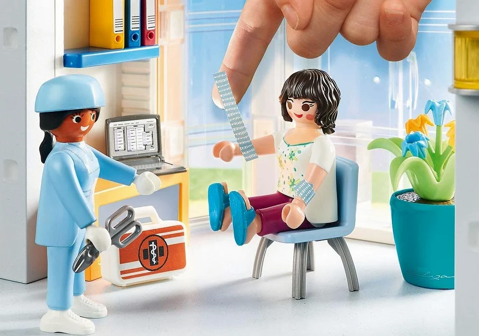 Playmobil 70191 City Life Hospital Clinic, With Lighting Effects, for Children Ages 4+