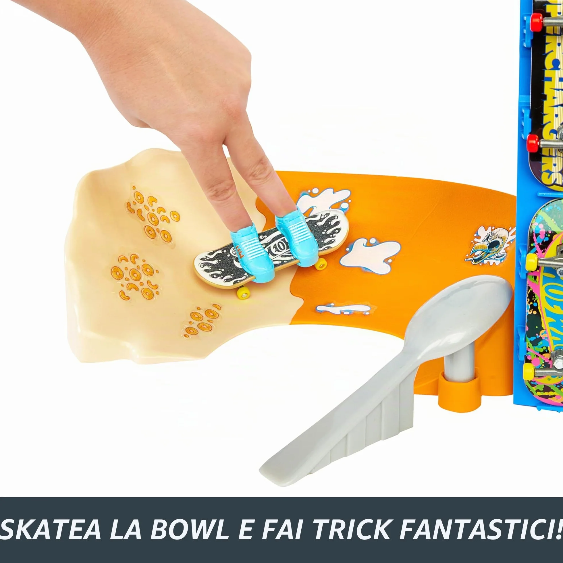 Hot Wheels Skate - Ciotola per Cereali da Skate di Tony Hawk, playset a tema cereali con 1 fingerboard e 1 paio di scarpine da skate removibili inclusi, giocattolo per bambini, 5+ anni, HTP09