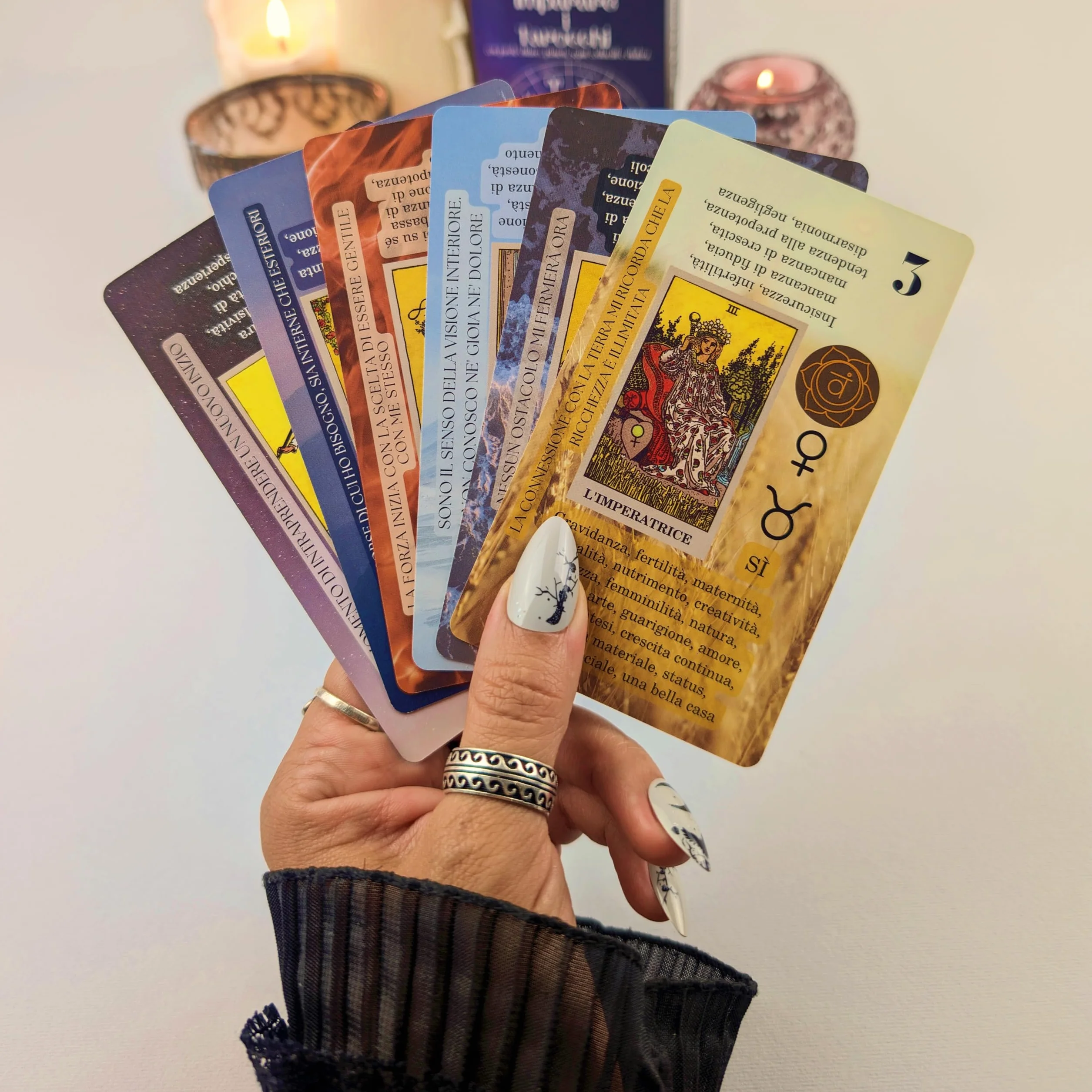 Witchy Cauldron Imparare i Tarocchi con parole chiave pianeti segni zodiacali chakra
