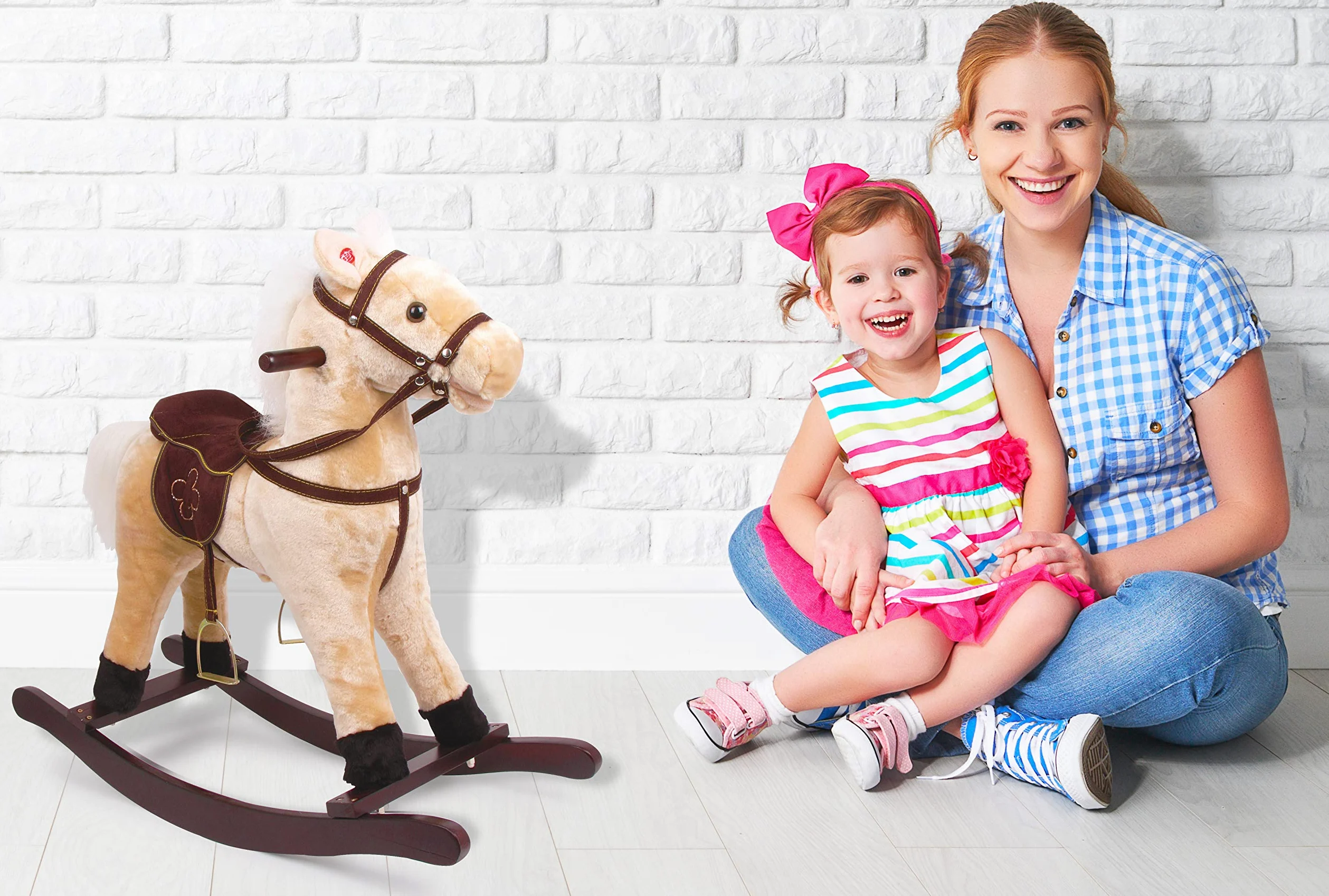 4101 Cavallo a dondolo "Zottel" small foot, in legno e tessuto, con effetti sonori (suono di zoccoli al galoppo e nitrito), dai 3 anni di età