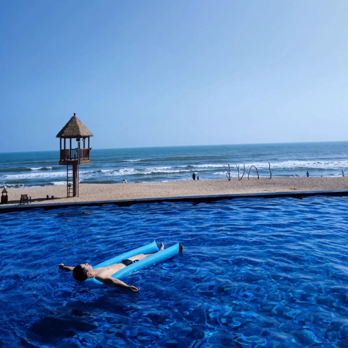 ERINGOGO Materassino Gonfiabile Leggero in Nailon Blu per Piscina Stagionale, Letto Galleggiante Portatile per Nuoto e Relax in Acqua
