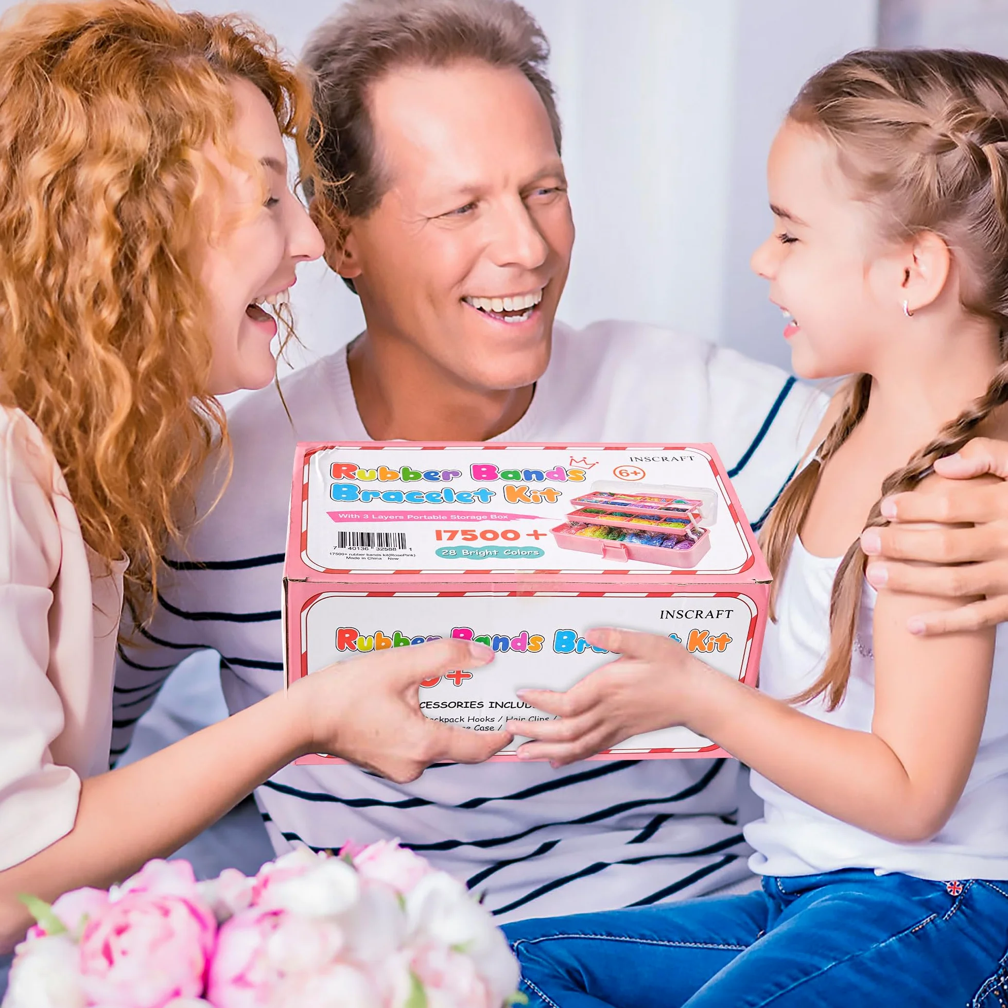 INSCRAFT 17500+ elastici in gomma con contenitore rosa a 3 strati, 28 colori, 600 clip a S, 352 perline, 40 ciondoli a forma di cartone animato, kit di ricarica per braccialetti per bambini