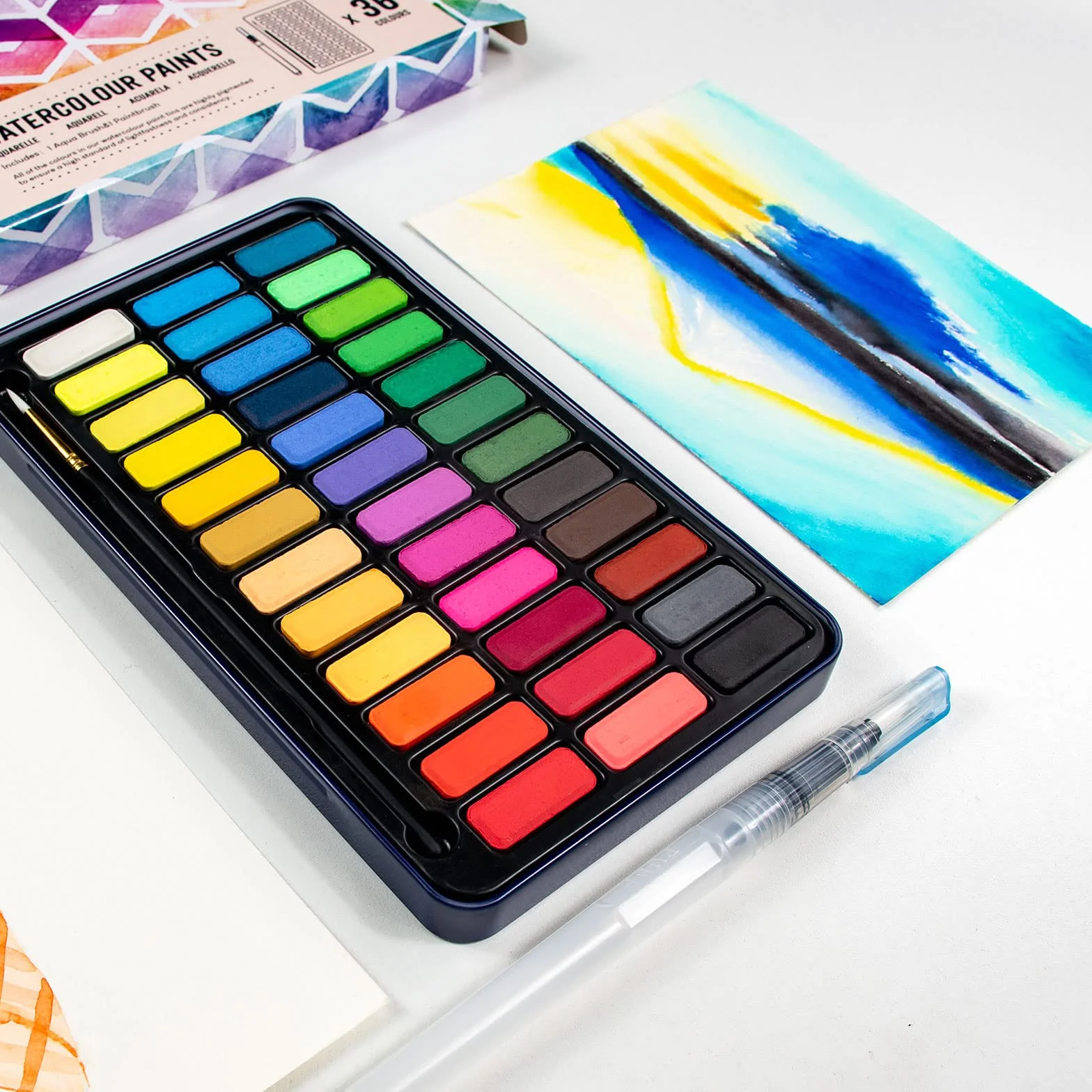 STATIONERY ISLAND 36 Set Acquerelli Professionali + Tavolozza da Pittura con Contenitore di Latta. Acquarelli Professionali Set Portatile & Leggero. 1 Pennello ad Acqua + 1 Pennello Pittura