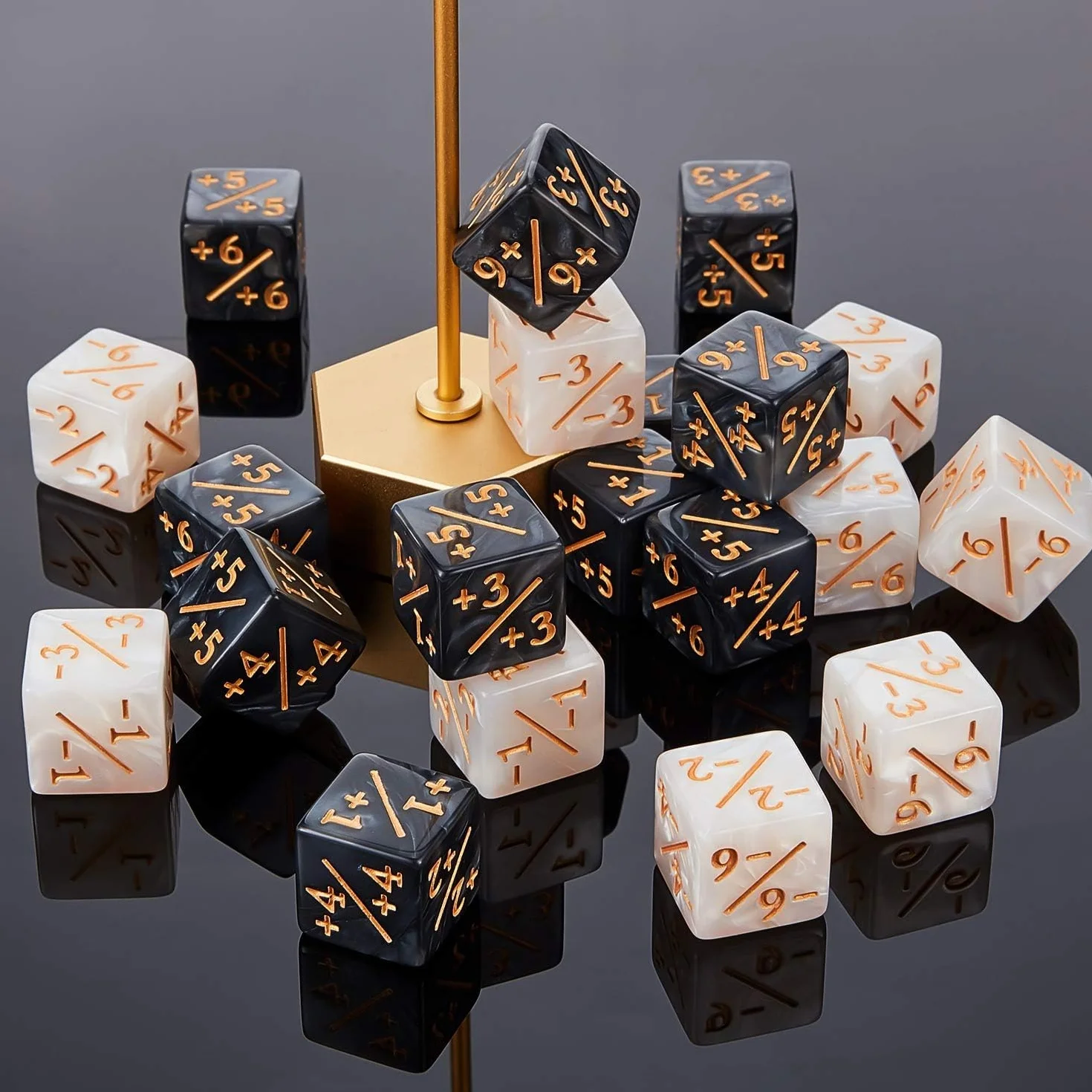 Wekuw 24 Pezzi Contatori di da Gioco, Dadi 6 Facce, Dadi fedeltà Token D6 Cubo con Borse, Compatibile con MTG, CCG, Accessorio per Giochi di Carte (2 Colori)