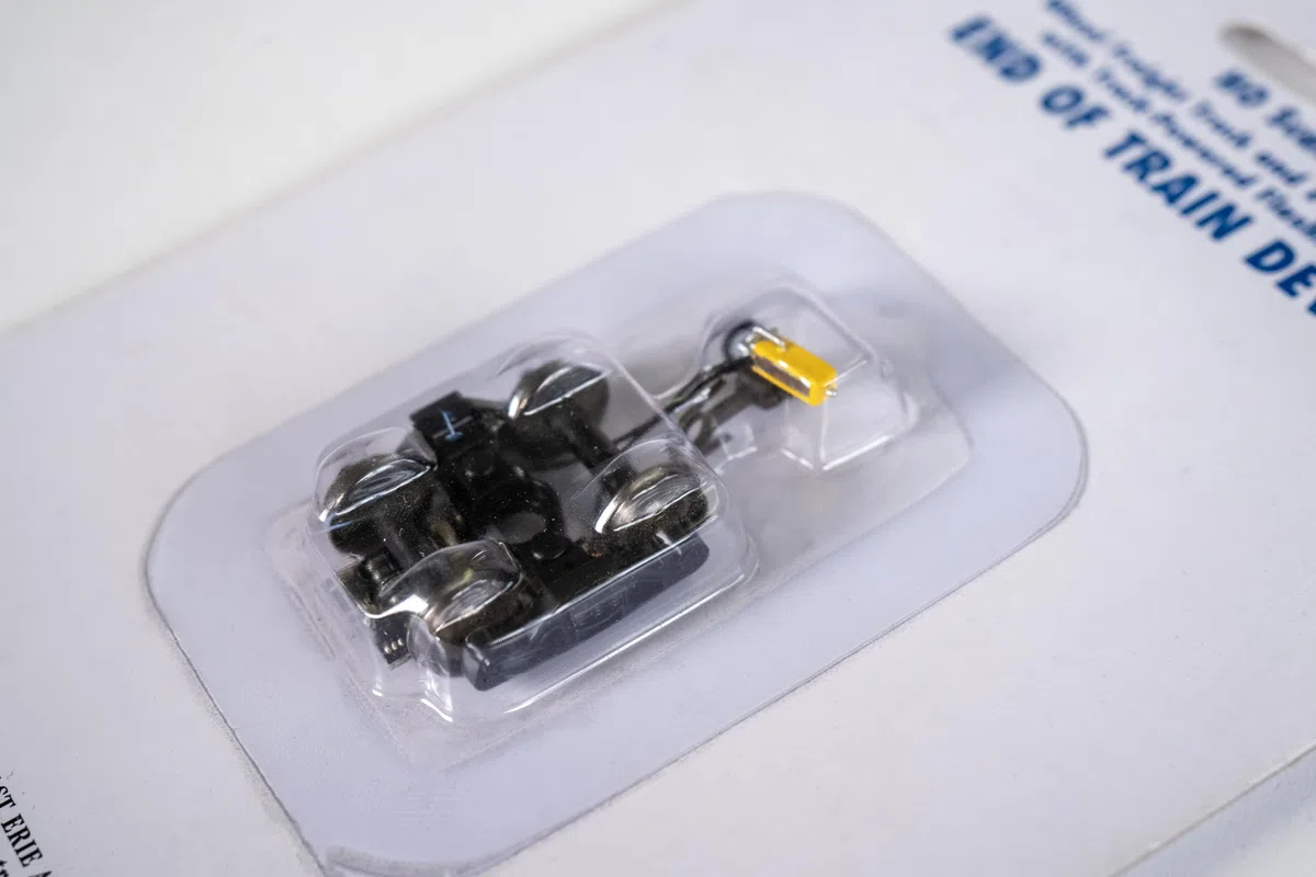 Bachmann 42907 Dispositivo di fine treno con LED lampeggiante a binario - Devisce scala HO, nero
