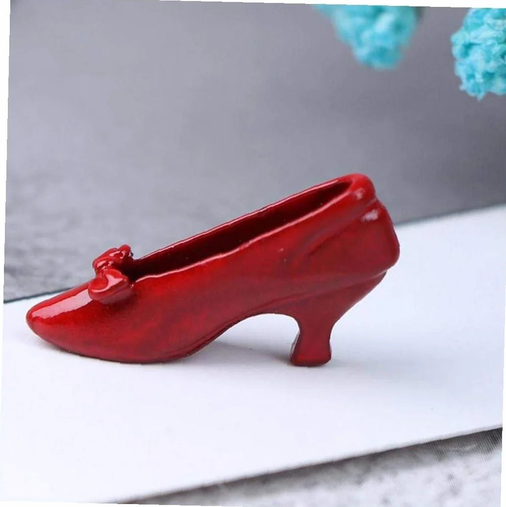 1pair Mini Scarpe col Tacco Alto 1:12 Miniatura Scarpe Rosse con Tacco Dollhouse Gli Accessori della Decorazione