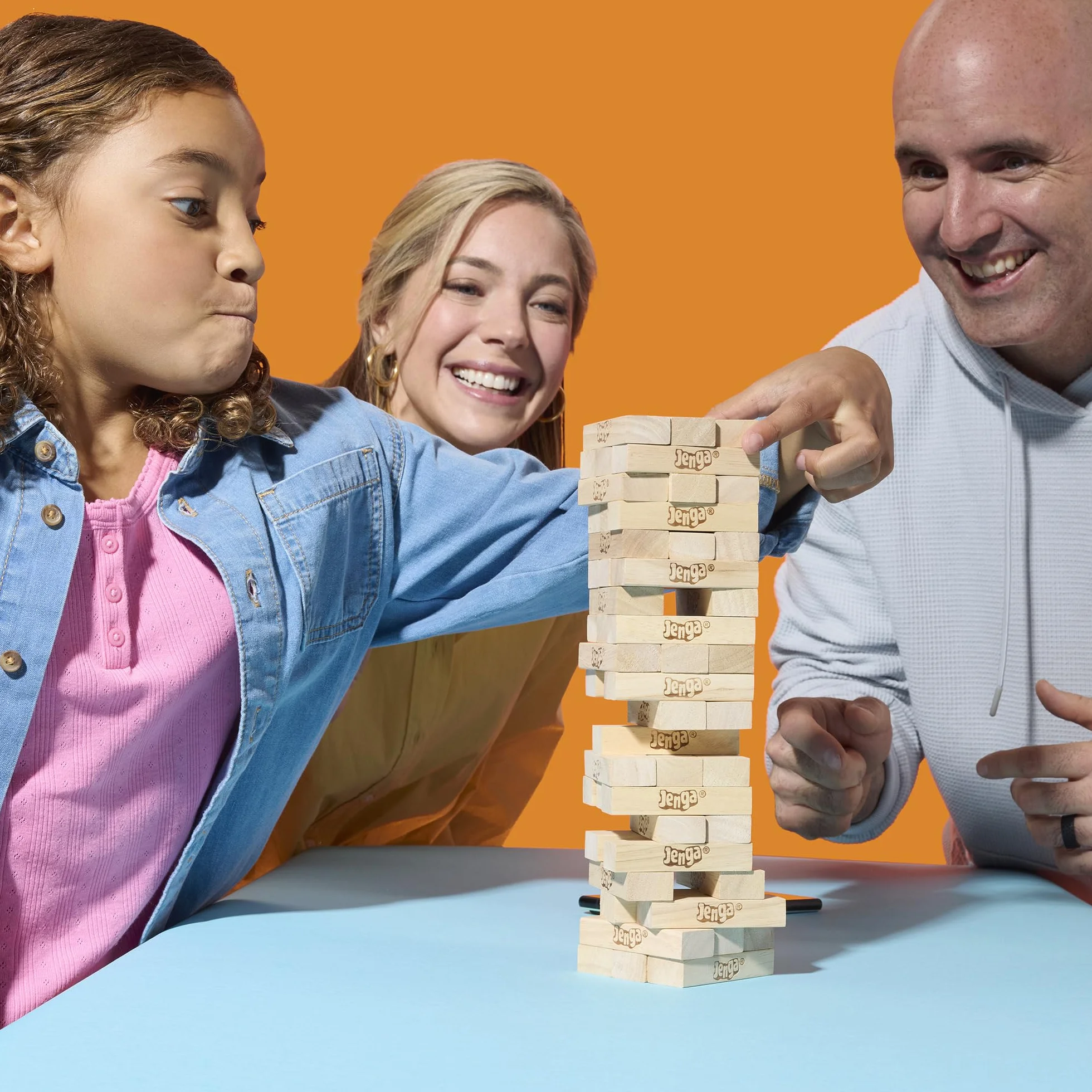 Hasbro Gaming, Jenga con Dado Digitale, Gioco di Impilamento per Famiglia e Amici, Idea Regalo, per Bambini e Bambine dai 6 Anni in Su, Contiene 54 Mattoncini in Legno, per 1 o Più Giocatori