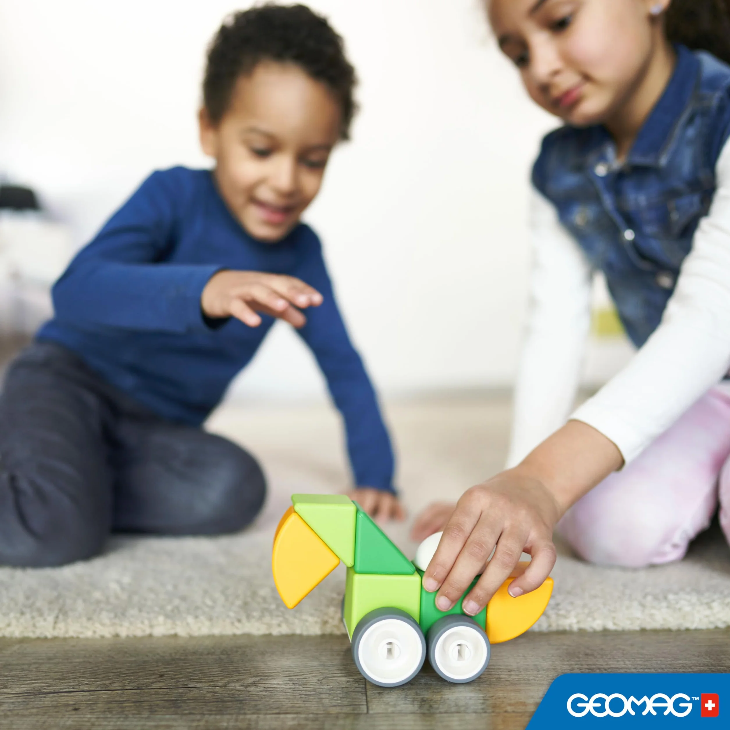 Geomag Magicube 1+ Shapes Blocchi Magnetici 4 Colori 13 Cubi Plastica Riciclata