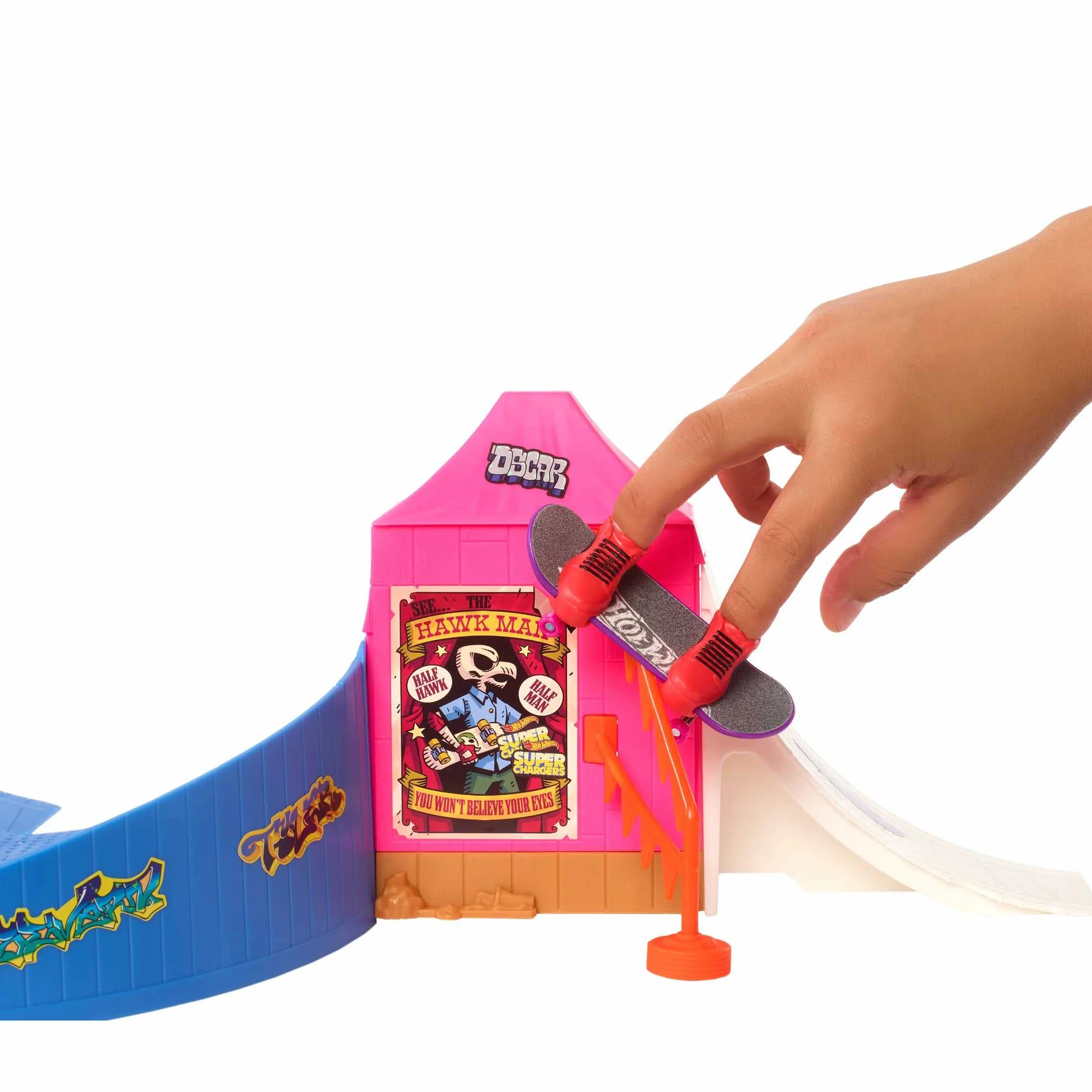 Hot Wheels Skate - Set parco Divertimenti Skateboard, include 1 fingerboard Tony Hawk in esclusiva e 1 paio di scarpe da skate, con suoni attivati dai bambini, giocattolo per bambini, 5+ anni, HGT95