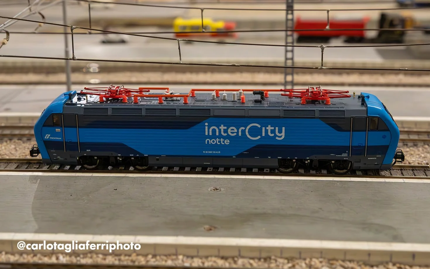 Rivarossi HR2982S FS E.402B locomotiva elettrica DCC sonoro livrea Intercity blu Ep. VI
