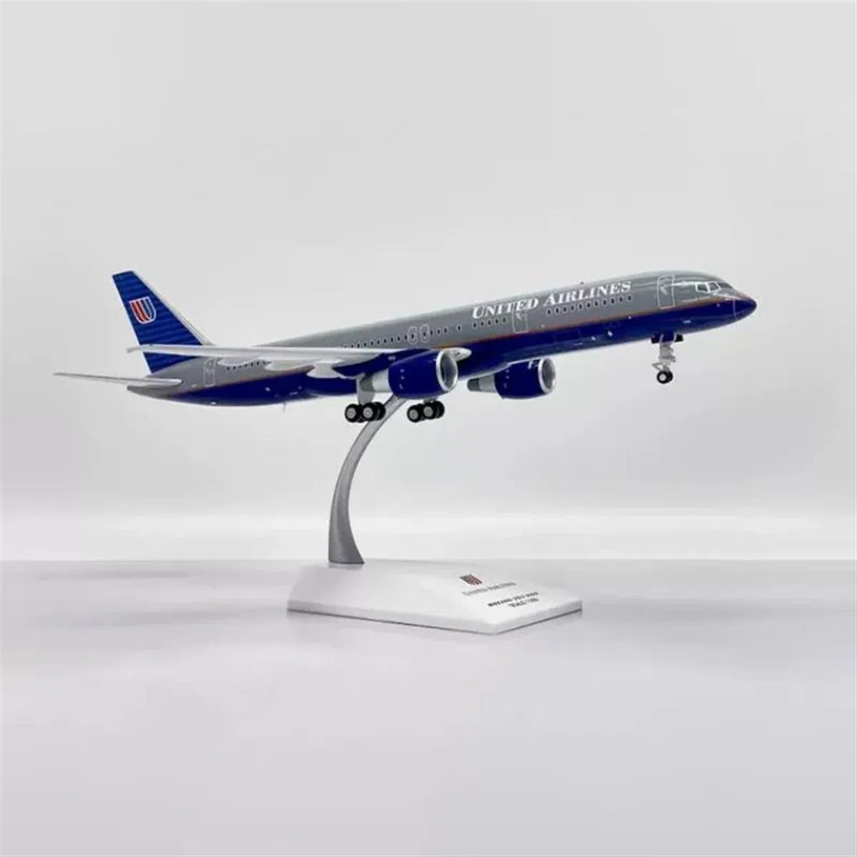 Modello di Aereo Modello di Aereo in Scala 1/200 B757-200 B757 N509UA per l'aviazione Civile degli Stati Uniti, Replica finita pressofusa, Modello di Aereo in Scala