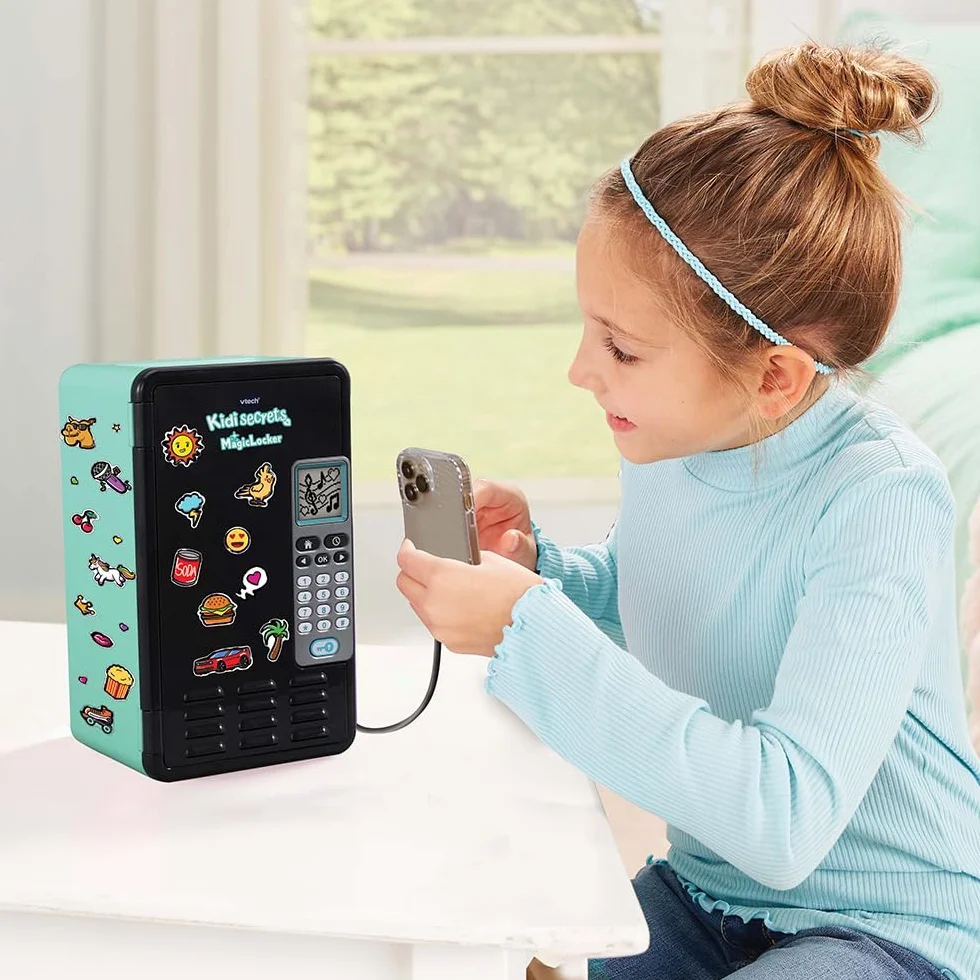 VTech KidiSecrets Magic Locker, Cassaforte Interattiva con Codice Segreto, Inclusi 3 Giochi Educativi, Sticker per Personalizzare il Locker, Lingua Italiana, Batterie Incluse, 6-12 Anni