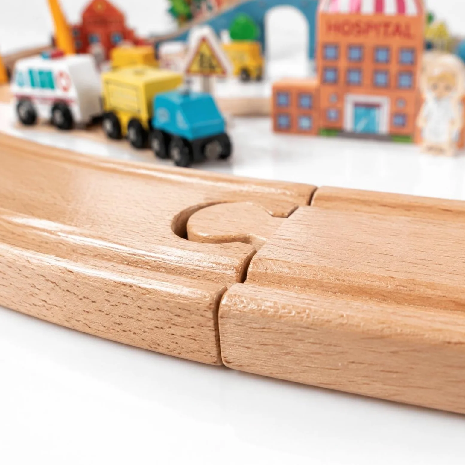 predolo Set Trenino Elettrico in Legno Scene Multiple Set Ferroviario Legno Sicuro Trenino con Binari per Casa