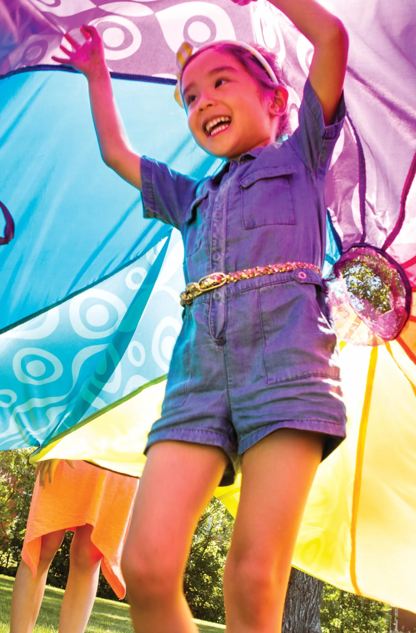 B. toys - Paracadute per Bambini - Giocare a Paracadute con 15 Palline Colorate - Tenda a Vento con 12 Maniglie - Giochi all'aperto per Bambini - 3 Anni +